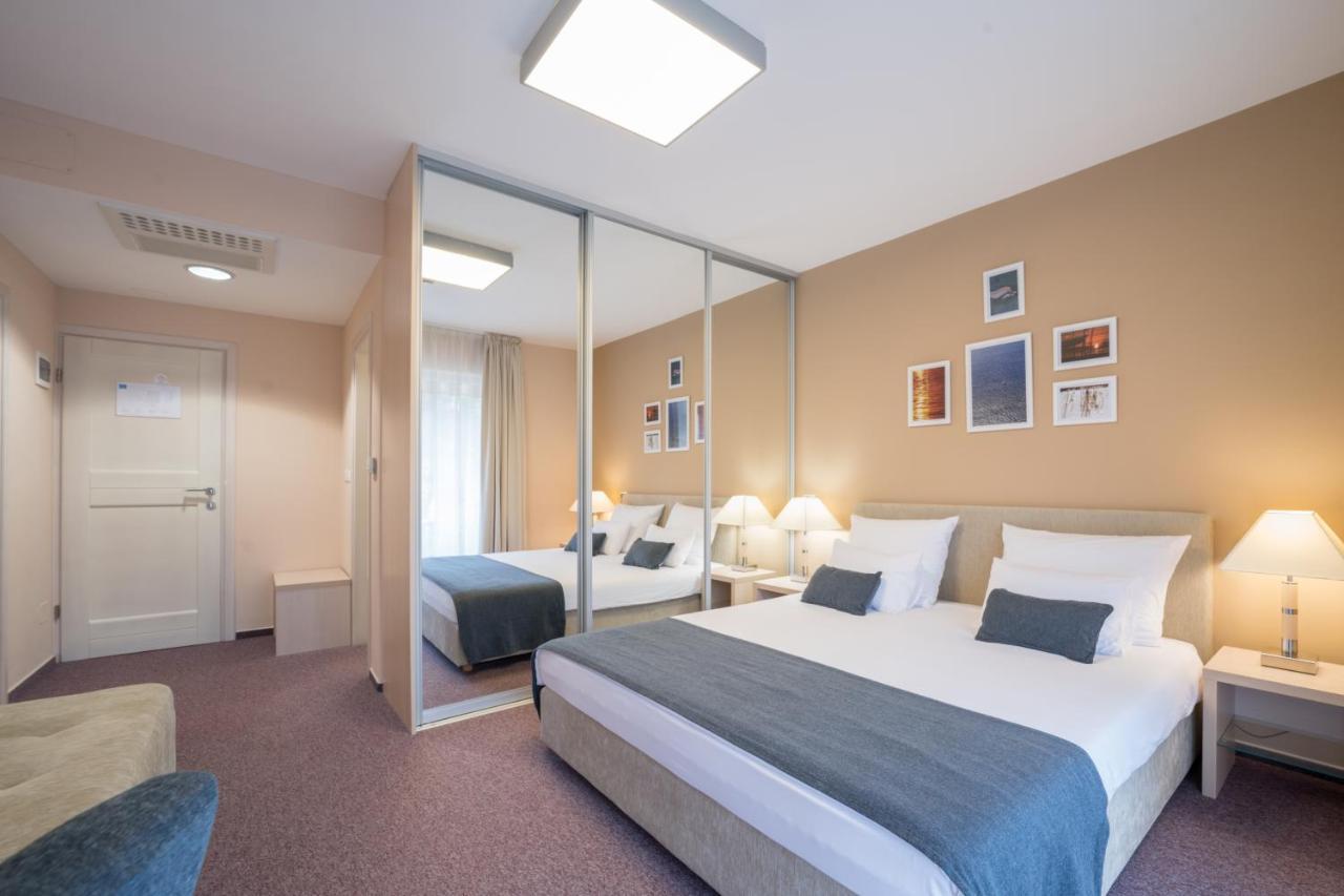 Hotel Zlatna Vala أوماغ المظهر الخارجي الصورة