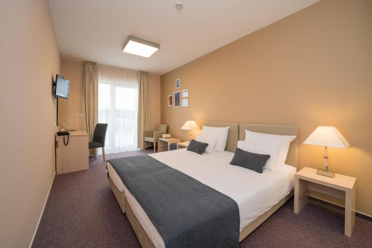 Hotel Zlatna Vala أوماغ المظهر الخارجي الصورة