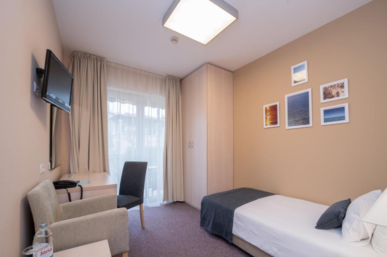 Hotel Zlatna Vala أوماغ المظهر الخارجي الصورة