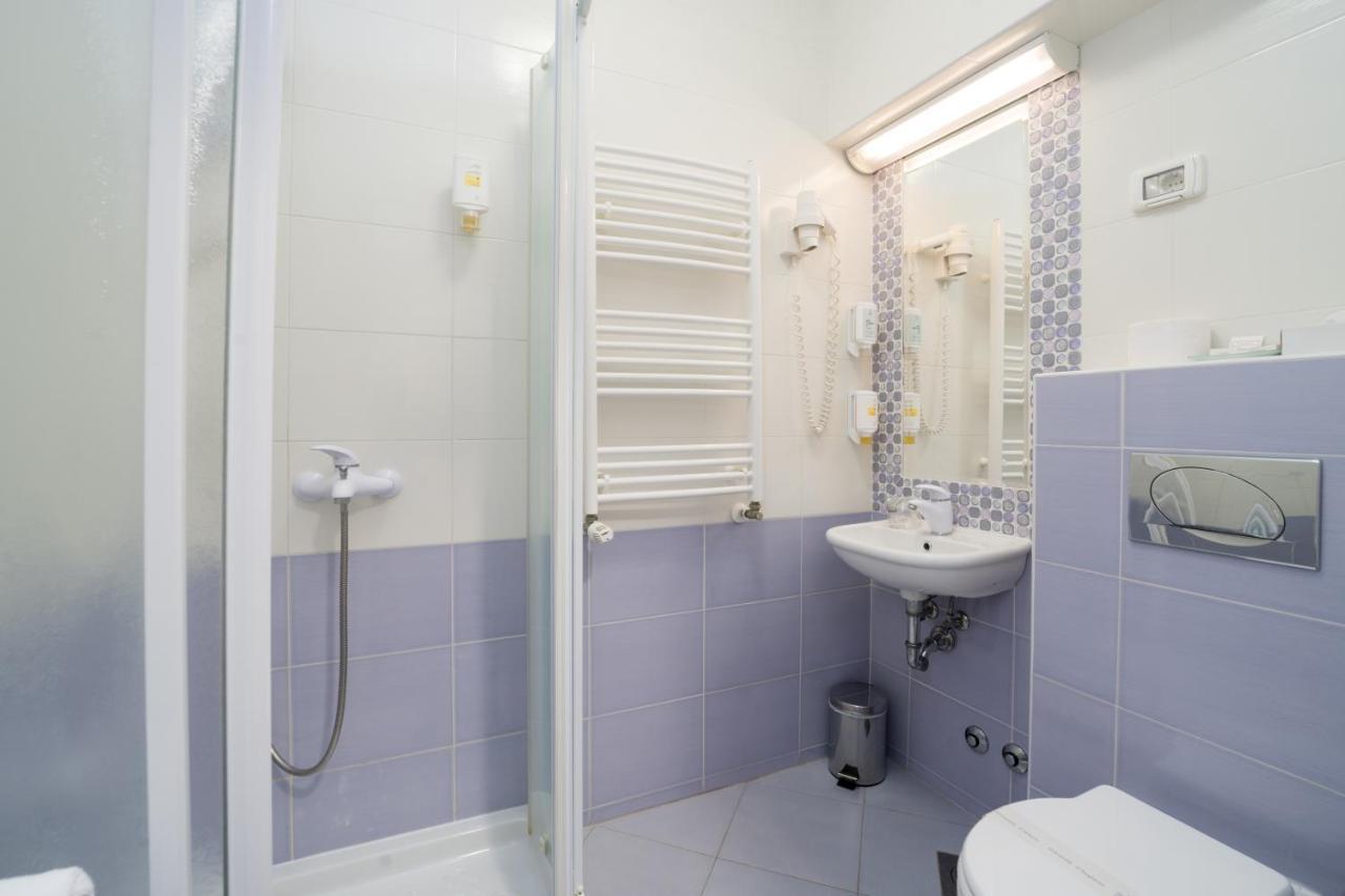 Hotel Zlatna Vala أوماغ المظهر الخارجي الصورة