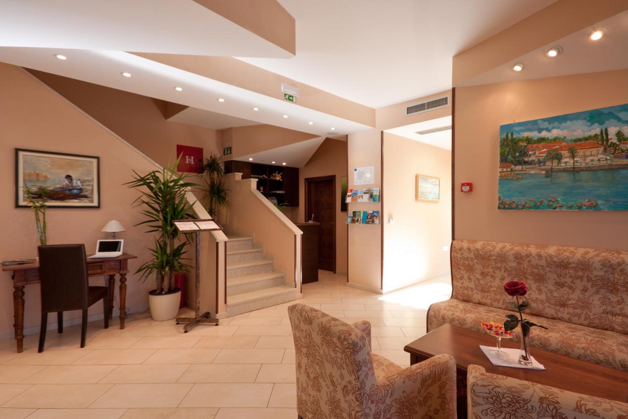 Hotel Zlatna Vala أوماغ المظهر الخارجي الصورة