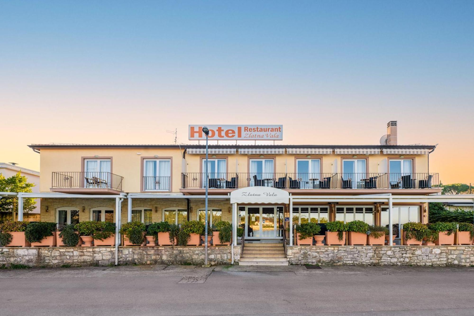 Hotel Zlatna Vala أوماغ المظهر الخارجي الصورة