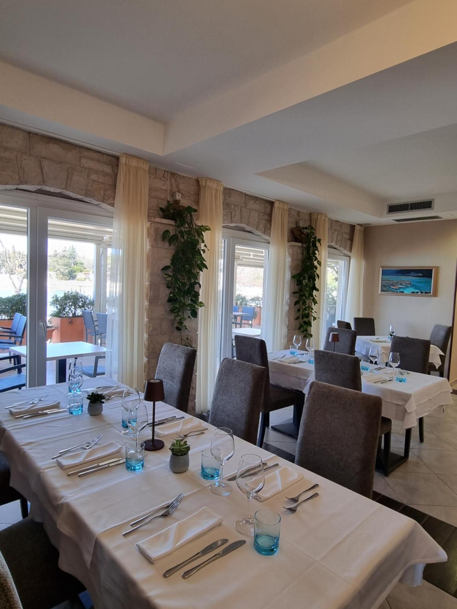 Hotel Zlatna Vala أوماغ المظهر الخارجي الصورة