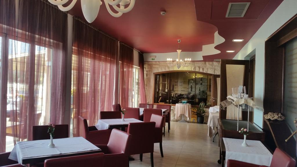 Hotel Zlatna Vala أوماغ المظهر الخارجي الصورة
