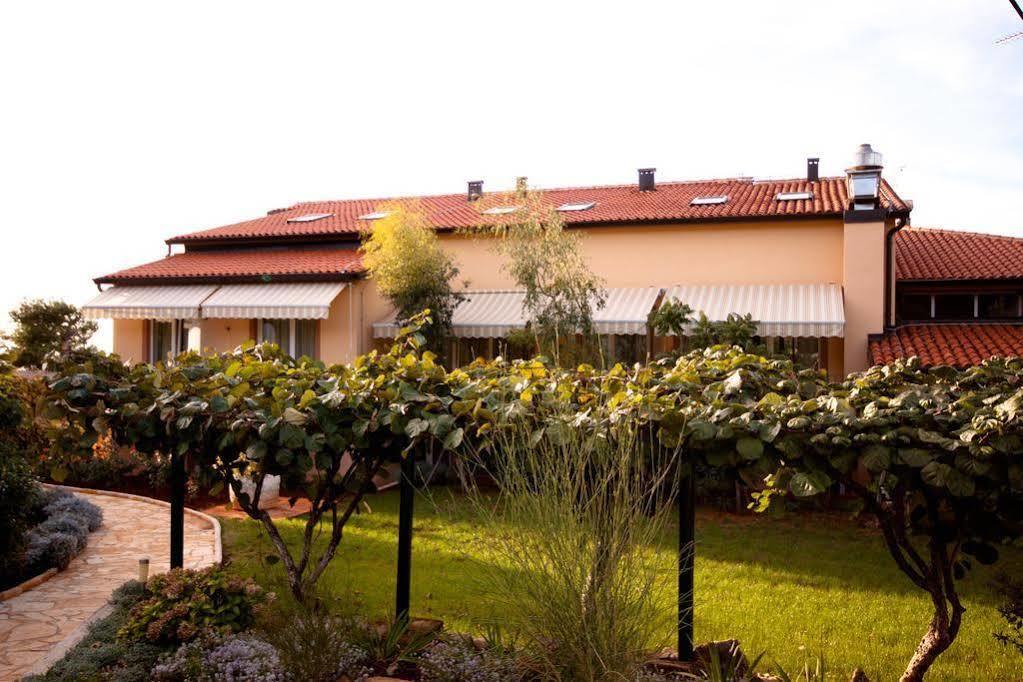Hotel Zlatna Vala أوماغ المظهر الخارجي الصورة